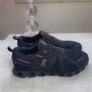 ON On Running Shoes men size 9.5